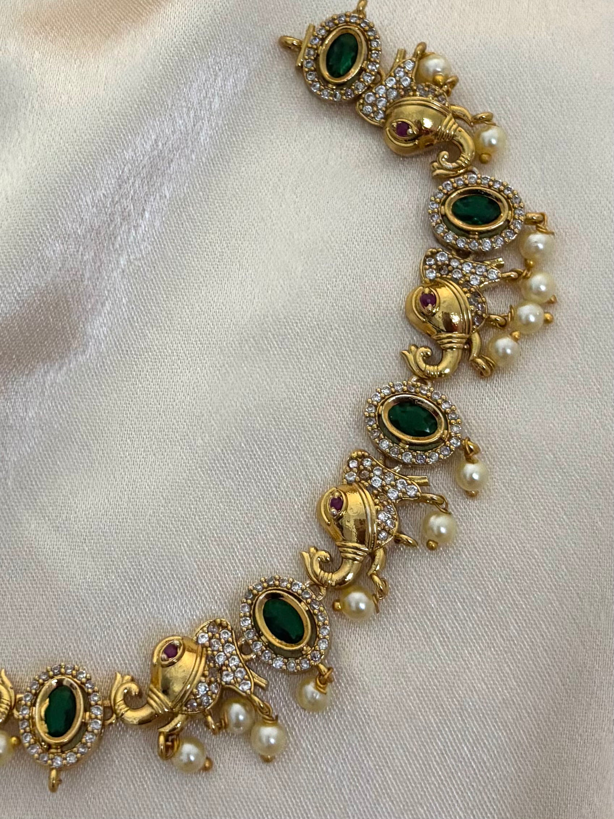 Gaja Pearl Necklace Set