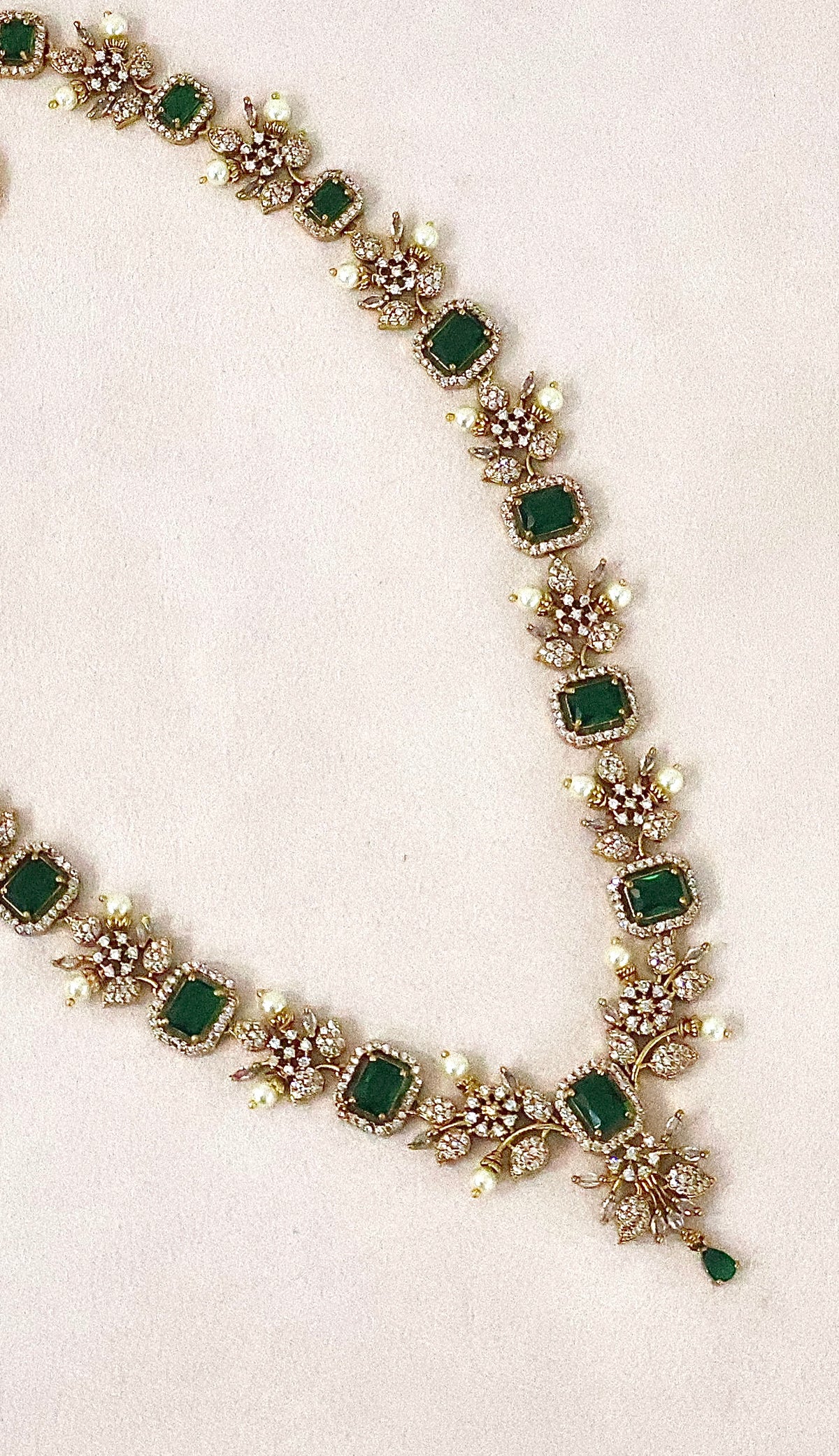 Enchanted Elavarasi Necklace Set
