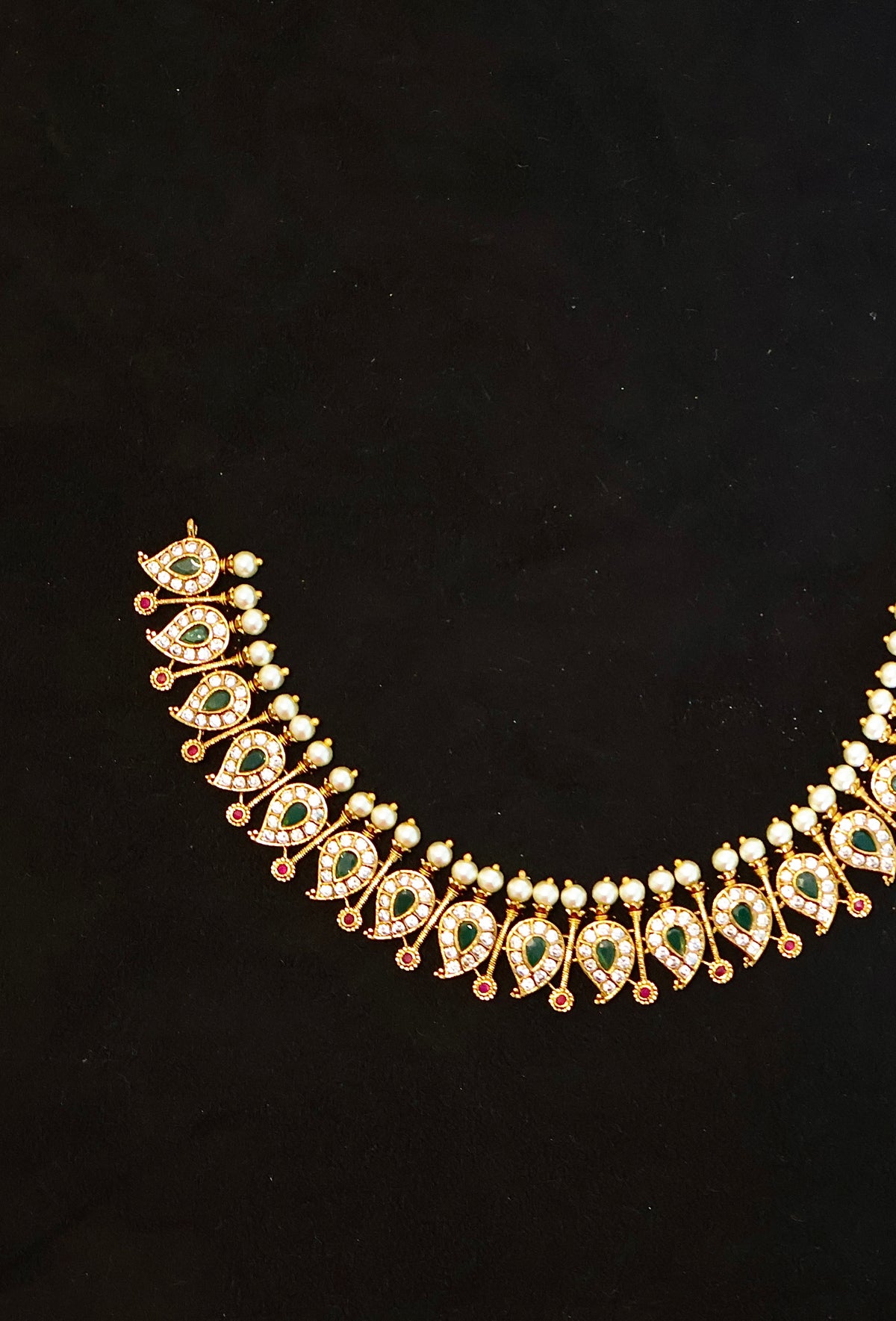 Meenakshi Ratnam Necklace Set