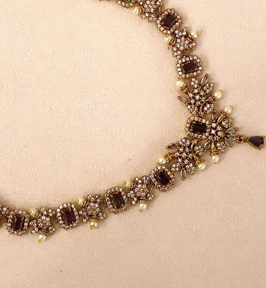 Enchanted Arasi Necklace Set