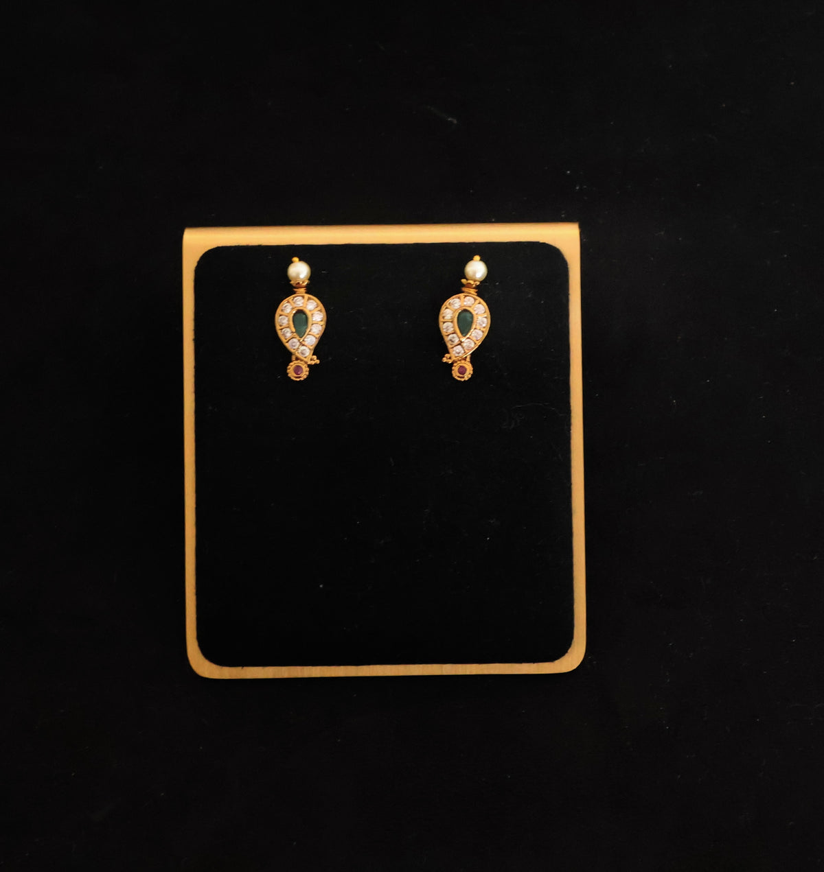 Meenakshi Ratnam Necklace Set