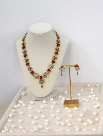 Enchanted Elavarasi Necklace Set