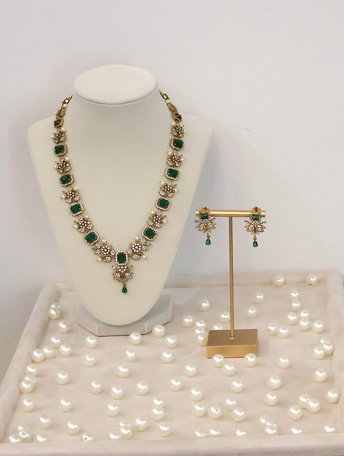 Enchanted Elavarasi Necklace Set