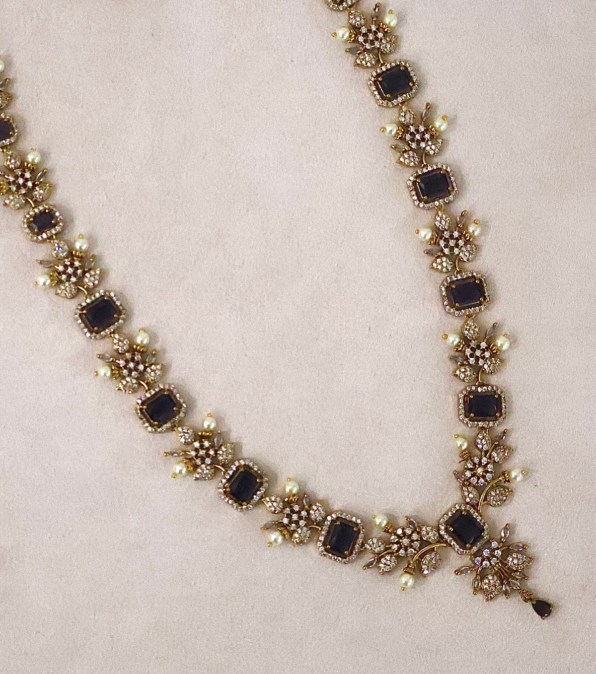Enchanted Elavarasi Necklace Set