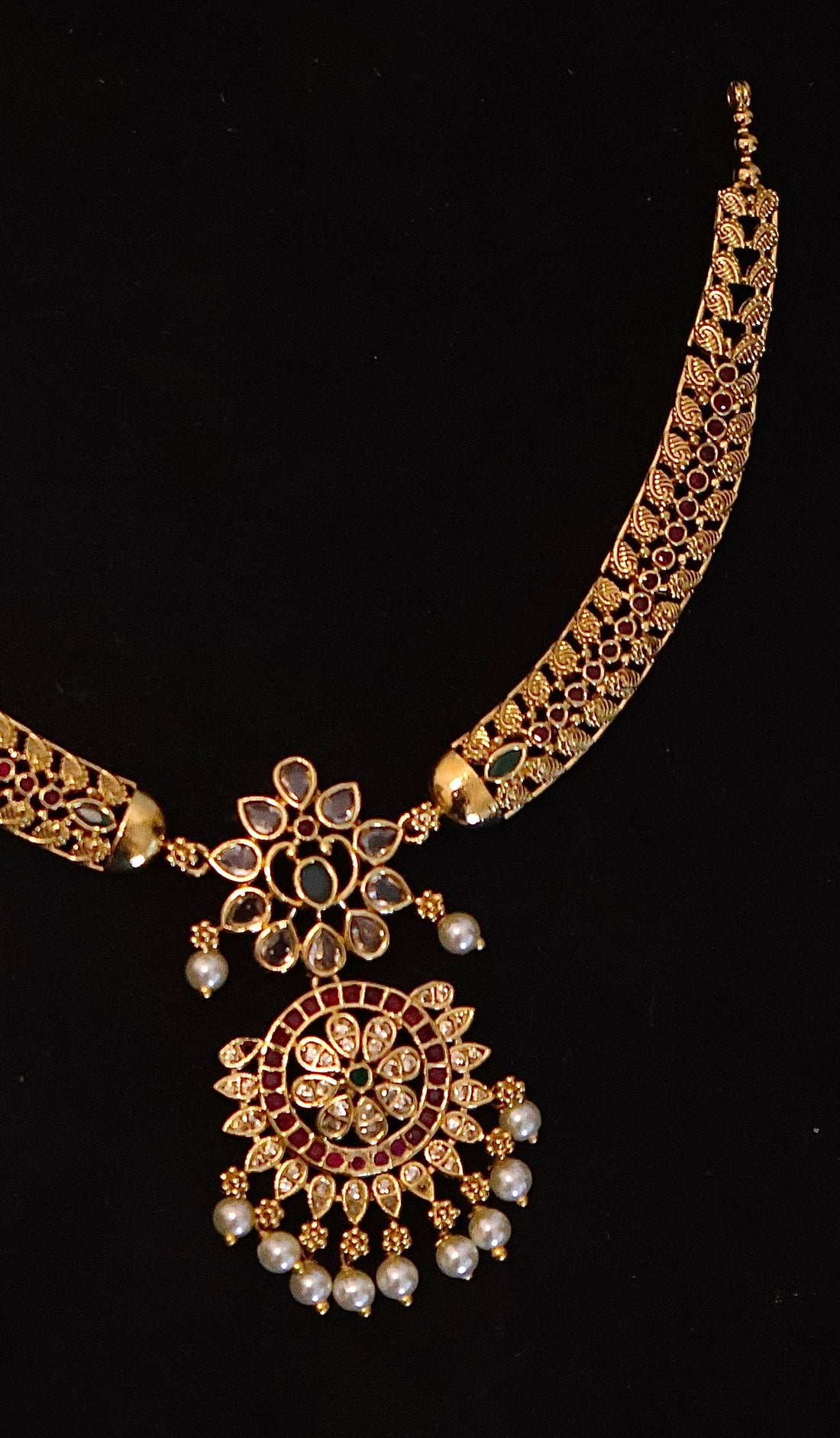 Samyukta Necklace Set