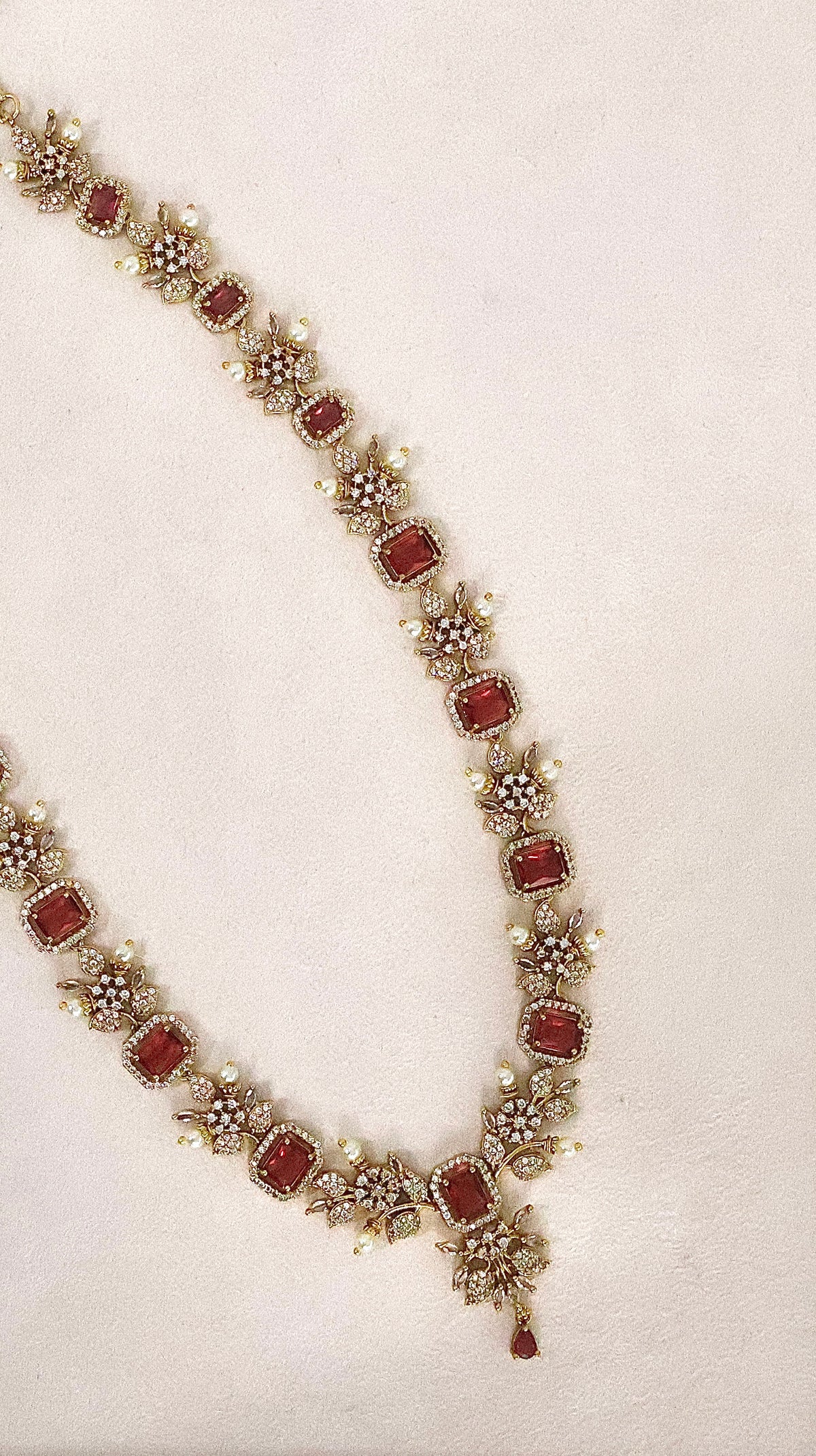 Enchanted Elavarasi Necklace Set