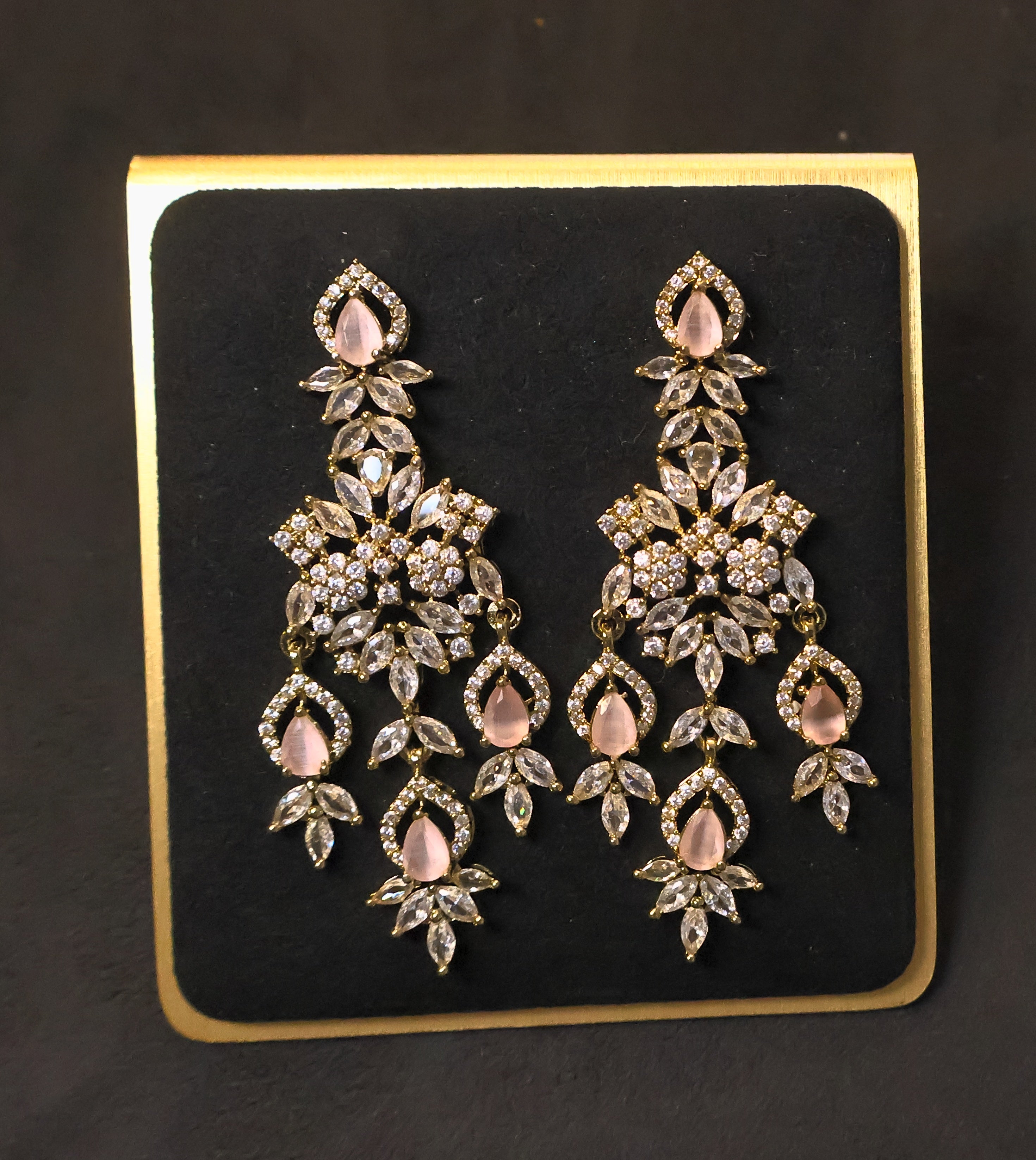 Royal Vine Collection